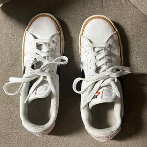 Universal Nike